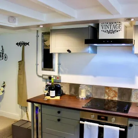 Boutique Fisherman's Grade Ii Listed *