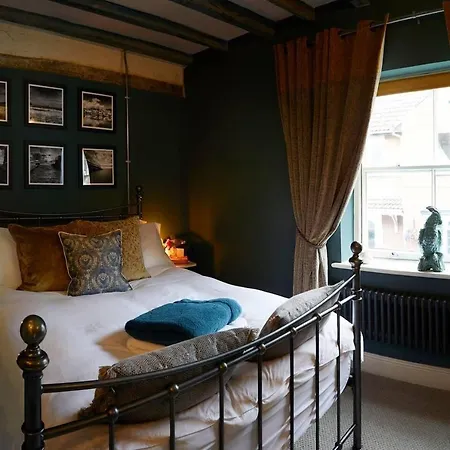 Boutique Fisherman's Grade Ii Listed * Scarborough